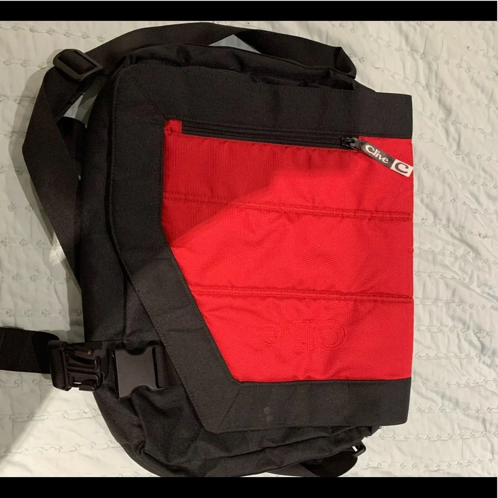 Clive messenger bag - nylon
